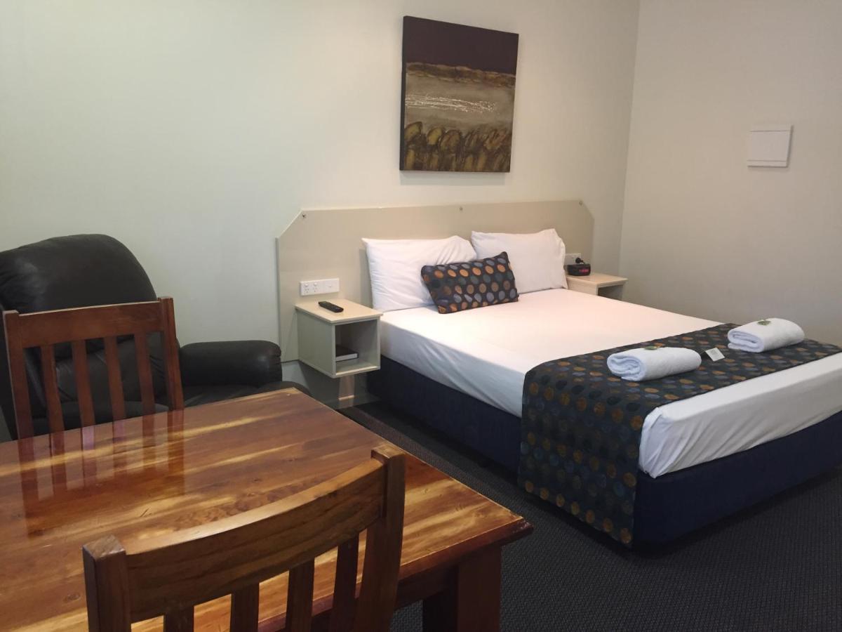 Bluewater Harbour Motel Боуен Номер фото