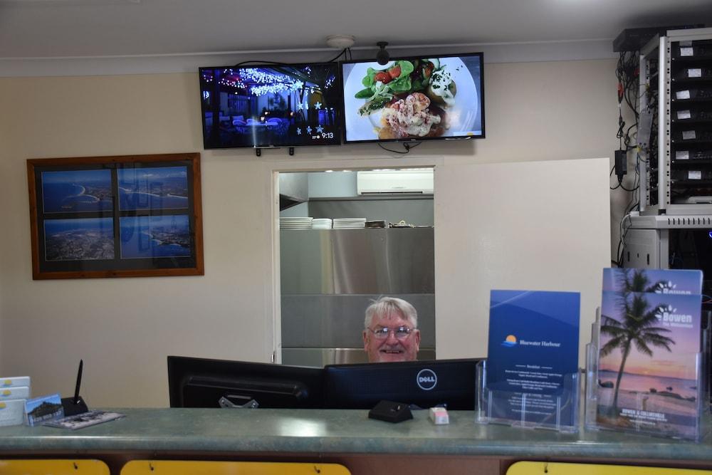 Bluewater Harbour Motel Боуен Екстер'єр фото