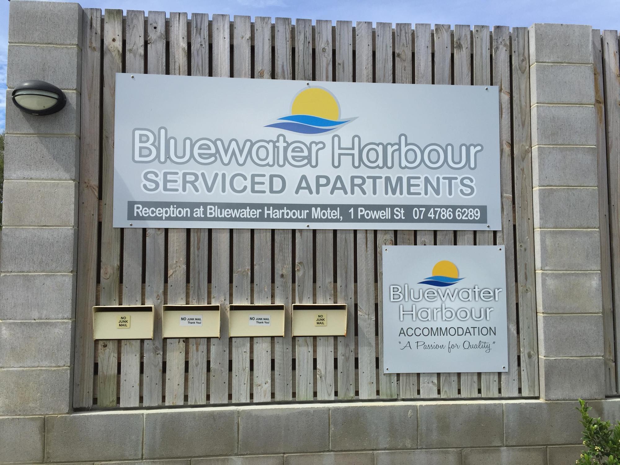 Bluewater Harbour Motel Боуен Екстер'єр фото