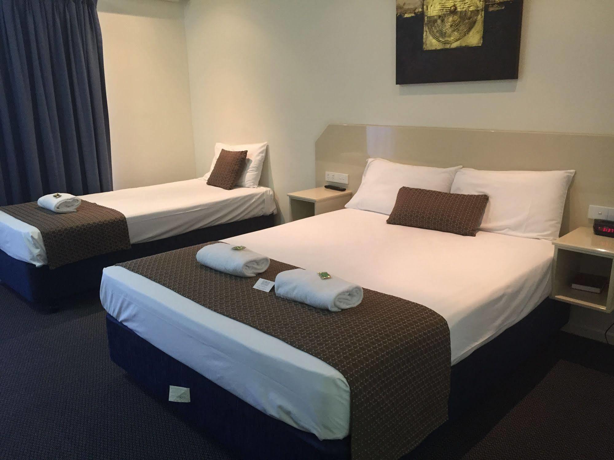 Bluewater Harbour Motel Боуен Екстер'єр фото