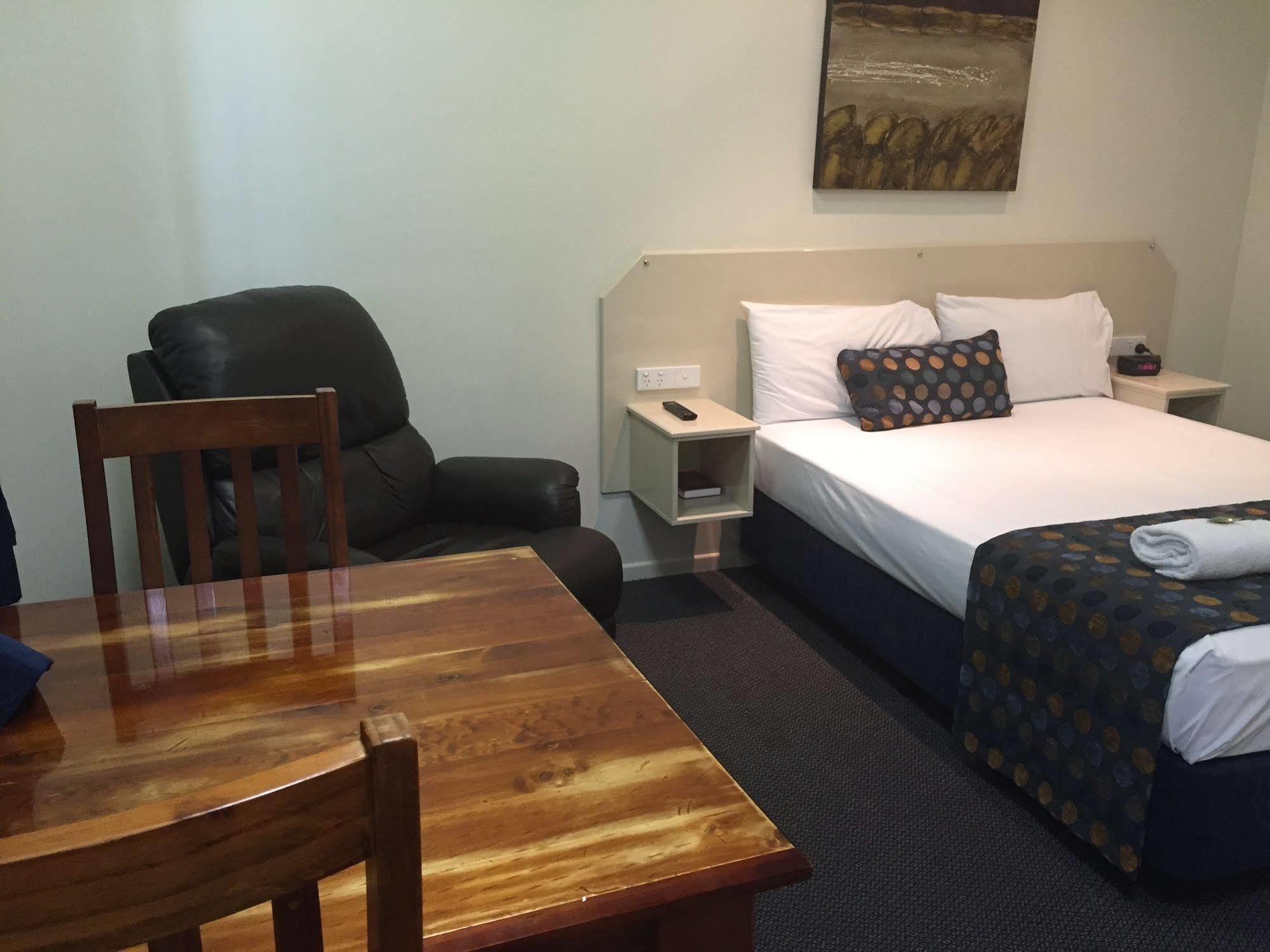 Bluewater Harbour Motel Боуен Екстер'єр фото