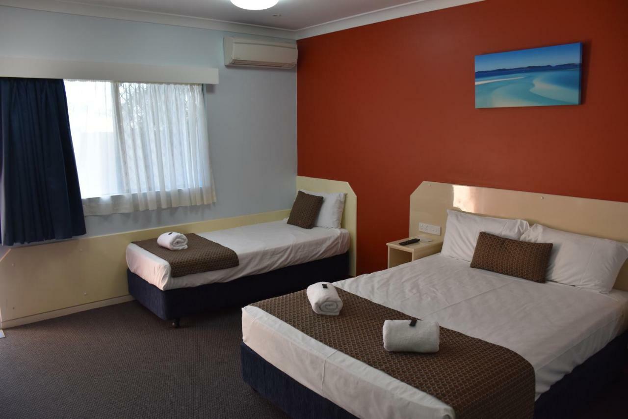 Bluewater Harbour Motel Боуен Екстер'єр фото